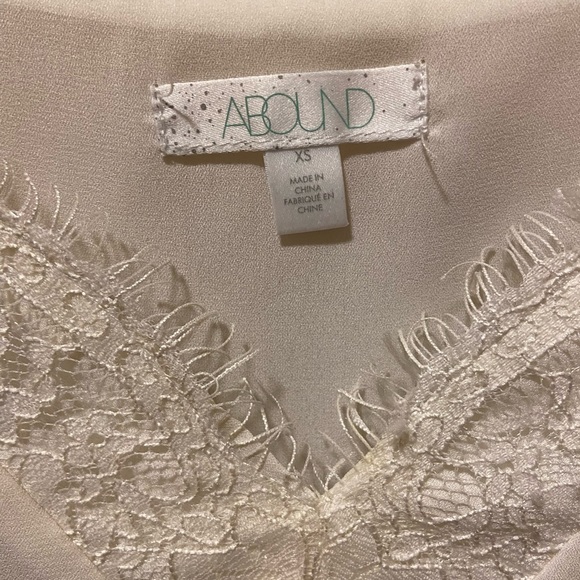 Laced top - Picture 2 of 2